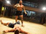 dave-bautista-dan-alain-moussi-dalam-kickboxer-vengeance-2016.jpg