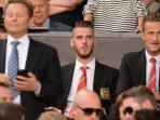 david-de-gea-duduk-di-tribun-penonton_20150814_190648.jpg