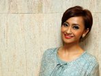 deasy-novianti-hadiri-acara-umroh-gratis_20150708_120022.jpg