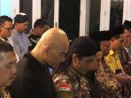 deddy-corbuzier-salat-magrib.jpg