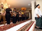 deddy-corbuzier-temui-maruf-amin-usai-memeluk-islam_20190621_204019.jpg