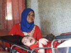 dedeh-50-sedang-menjaga-putrinya-anisa-nuraeni-8_20171208_224153.jpg