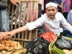 dedi-mulyadi-saat-berada-di-pasar-jatibarang-indramayu_20180220_102622.jpg