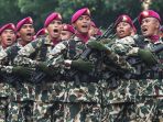 defile-prajurit-tni-dan-kendaraan-tempur-pada-hut-ke-77-tni_20221005_171641.jpg