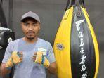 defry-palulu-tengah-berlatih-di-gym-united-cengkareng.jpg