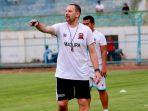 dejan-antonic-pelatih-madura-united.jpg
