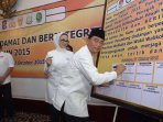 deklarasi-pilkada-damai-tanpa-dihadiri-risma_20151028_152444.jpg