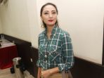 della-puspita-jadi-duta-anti-narkoba_20180414_221237.jpg
