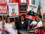 demo-adili-setya-novanto-dan-riza-chalid_20151215_174350.jpg