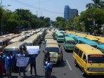 demo-angkot-di-surabaya_20151120_000155.jpg