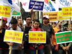 demo-anti-ahok-di-gedung-k_20160601_155604.jpg