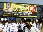 demo-apdesi-tuntut-10-persen-apbn-untuk-dana-desa_20230705_225334.jpg