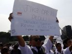 demo-apdesi-tuntut-10-persen-apbn-untuk-dana-desa_20230705_230804.jpg