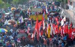 demo-buruh-dan-mahasiswa-di-surabaya_20141119_203540.jpg