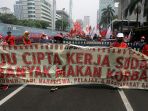 demo-buruh-desak-mk-cabut-uu-cipta-kerja_20231002_210104.jpg