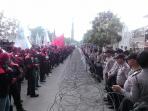 demo-buruh-di-batam_20161109_133121.jpg