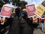 demo-buruh-tolak-uu-omnibus-law_20220323_164529.jpg