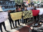 demo-jurnalis-kecam-kekerasan-tni-au-medan_20160819_150912.jpg