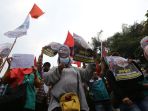 demo-kspi-tuntut-cabut-pencairan-jht-56-tahun_20220217_120304.jpg