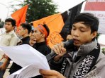 demo-mahasiswa-setahun-pemerintahan-jokowi-jk_20151102_131310.jpg