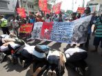 demo-mahasiswa-tuntut-tutup-freeport_20170321_162119.jpg