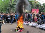 demo-mahasiswa-universitas-pancasila-kasus-dugaan-pelecehan-seksual-rektor-edie-toet-hendratno.jpg