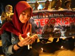 demo-mengecam-teror-bom-sarinah_20160119_102155.jpg