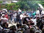 demo-omnibus-law-uu-cipta-kerja-oleh-mahasiswa-di-ambon.jpg