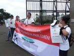 demo-papap-minta-saham_20151218_193832.jpg