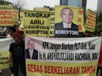 demo-periksa-plt-gubernur-riau_20150928_160529.jpg