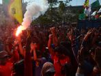demo-peringati-hari-buruh-di-surabaya_20170503_123648.jpg