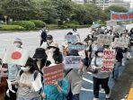 demo-perkawinan-putri-mako-nih3.jpg