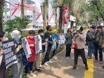demo-polusi-udara-di-dki.jpg
