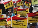 demo-tangkap-papa-setya-novanto_20171113_193308.jpg