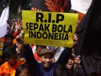 demo-the-jakmania-di-istana-merdeka_20150505_155548.jpg