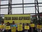 demo-tolak-dana-aspirasi-anggota-dpr_20150619_121914.jpg