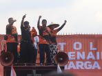demo-tolak-kenaikan-harga-bbm-di-gedung-dpr-mpr_20220906_190545.jpg