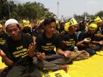 demo-tolak-pltu-batang_20151005_184355.jpg