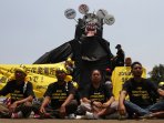demo-tolak-pltu-batang_20151005_191142.jpg