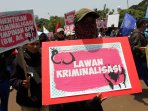 demo-tolak-revisi-uu-kpk_20151016_011452.jpg