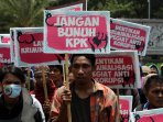 demo-tolak-revisi-uu-kpk_20151016_011524.jpg