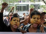 demo-tuntut-kpk-periksa-setya-novanto_20151124_184123.jpg