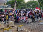 demo-uu-cipta-kerja-di-patung-kuda-jakarta-pusat-2221.jpg