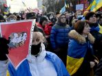 demo-warga-ukraina-di-tengah-ancaman-invasi-rusia_20220214_135047.jpg