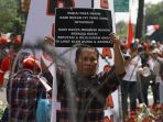 demo-warnai-sidang-vonis-ahok_20170509_140728.jpg