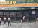Aksi di Depan Gerbang Pancasila DPR, Massa Lempar Botol hingga Batu saat Soroti Isu Ekonomi dan HAM