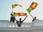 demonstran-serbu-kantor-perdana-menteri-sri-lanka_20220714_081604.jpg