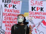 demonstrasi-dukung-kpk_20150208_205905.jpg