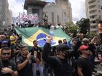 demonstrasi-polisi-di-brasil-tuntut-kenaikan-gaji_20220222_080325.jpg