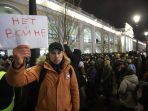 demonstrasi-warga-rusia-tolak-invasi-ke-ukraina_20220225_192511.jpg